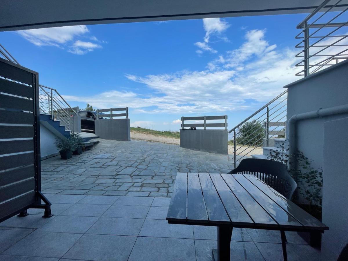 Mg Villas & Suites PalaiónTsiflíkion 外观 照片